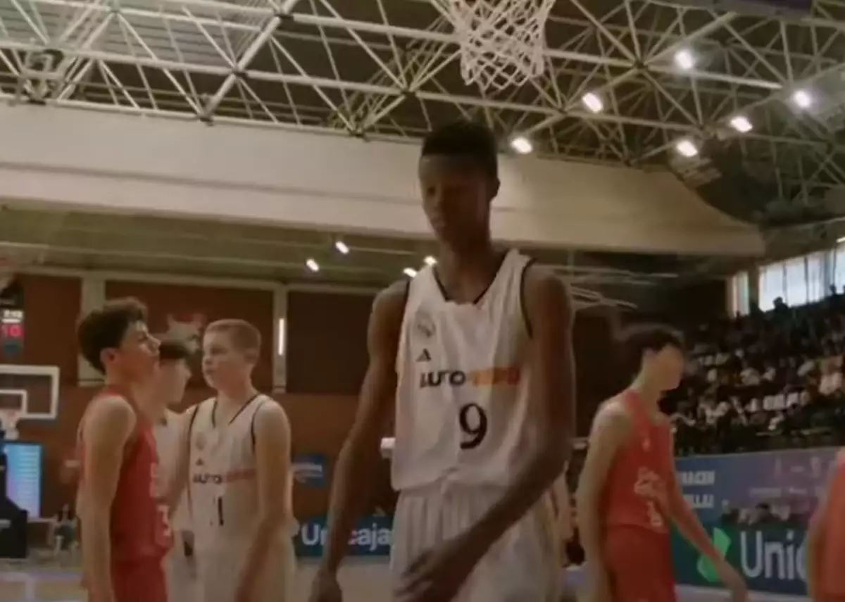 Η Μπαρτσελόνα απέκτησε τον 13χρονο σέντερ Μπαπτίστ Μούσα Μανέλ που αγωνιζόταν στη Ρεάλ Μαδρίτης