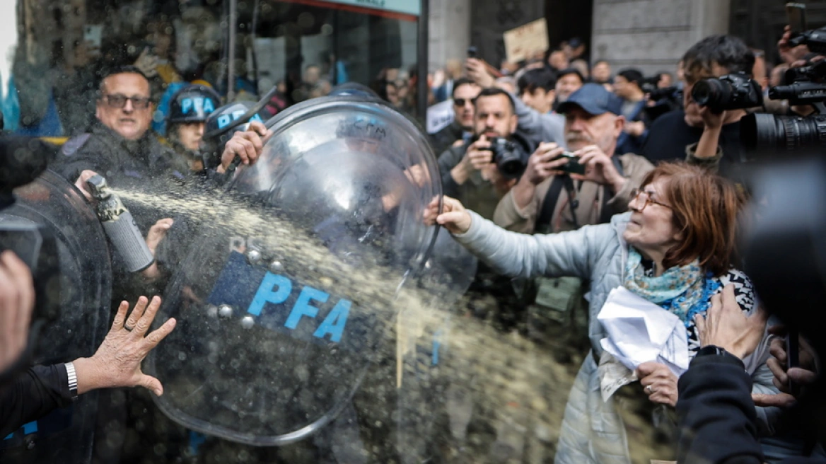 Αργεντινή: Δακρυγόνα κατά συνταξιούχων που διαμαρτύρονται για τις πολιτικές του Μιλέι
