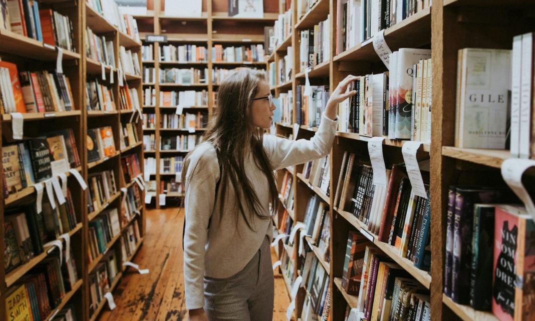 ΔΥΠΑ: Τέλος χρόνου στις αιτήσεις για βιβλία - Οι δικαιούχοι