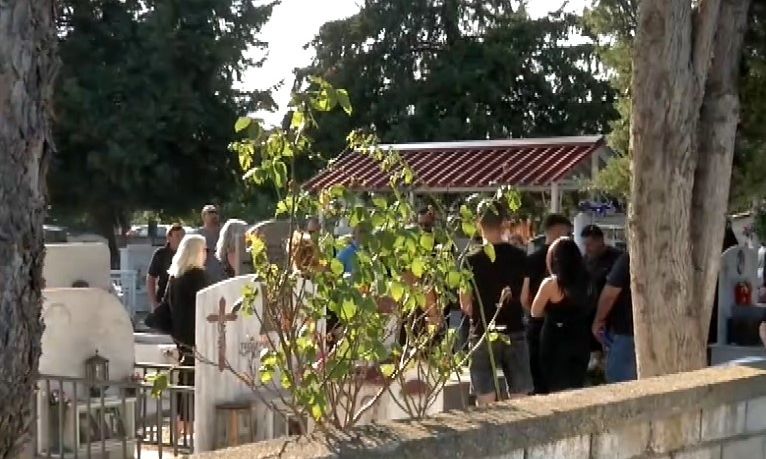 Ημαθία: Μνημόσυνο για τον αδικοχαμένο 19χρονο Γιάννη – «Θα παραμείνω όρθιος να μην χαθεί άλλο παιδί»
