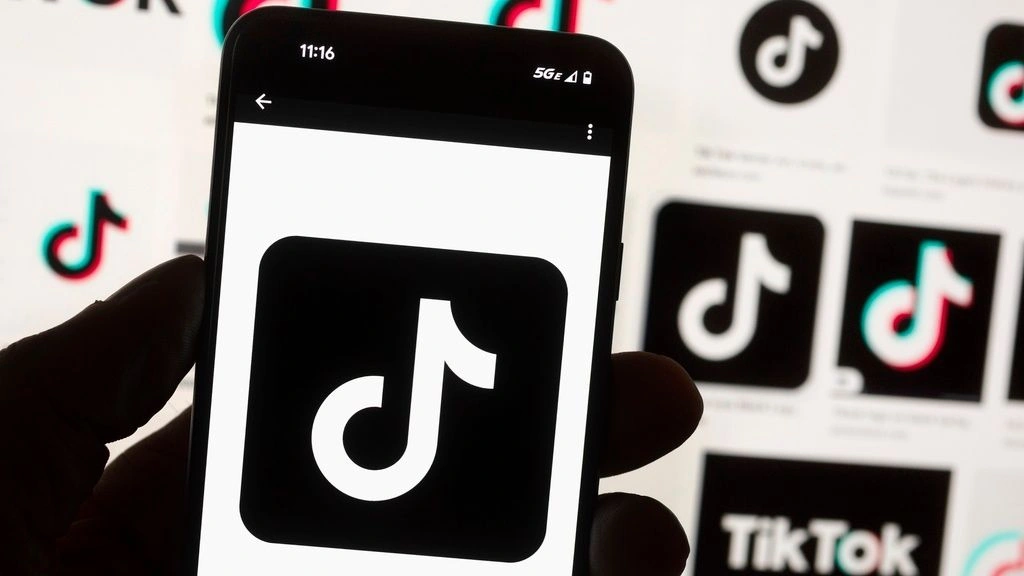 Μελέτη συνδέει το TikTok με διατροφικές διαταραχές