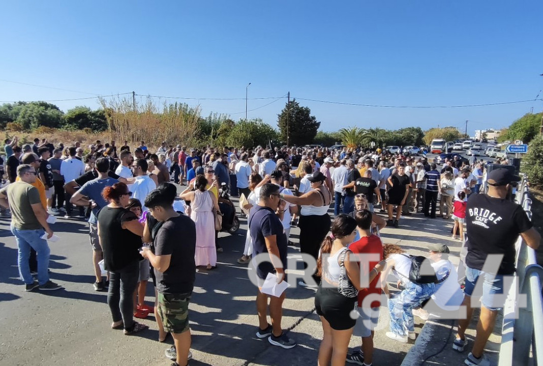 «Φτάνει πια» – Απέκλεισαν τον ΒΟΑΚ και ζητούν ένα ασφαλές οδικό δίκτυο