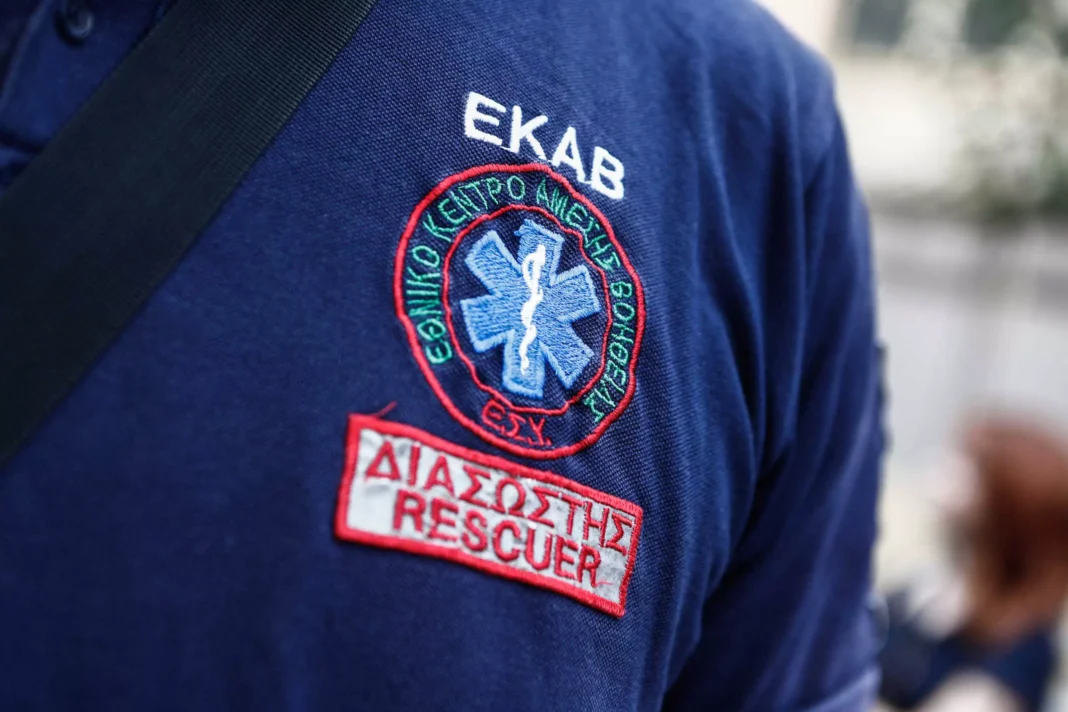 Λαγονήσι: Διασώστης του Ερυθρού Σταυρού έσωσε ηλικιωμένη από πνιγμό