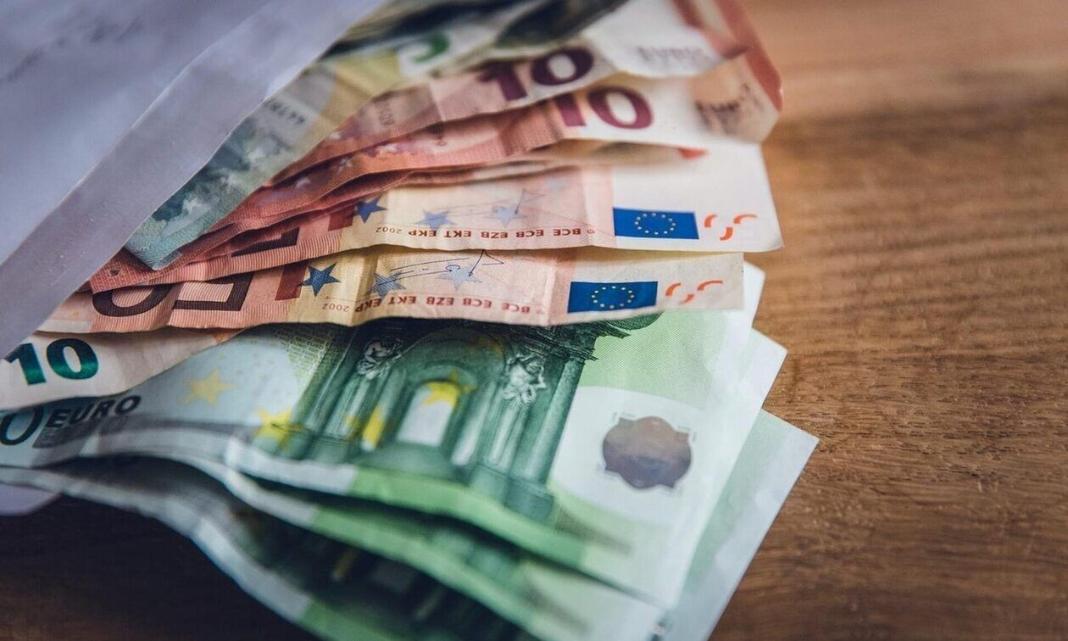 Στην 16η θέση της Ε.Ε. η Ελλάδα ως προς το καθαρό διαθέσιμο εισόδημα των νοικοκυριών