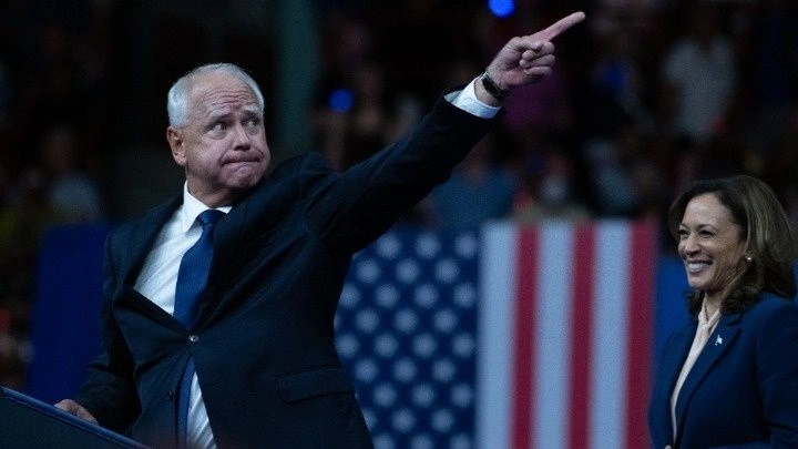 Το πρώτο σχόλιο του υποψήφιου αντιπροέδρου των Δημοκρατικών για τον Τραμπ: «Δεν έχει ιδέα»