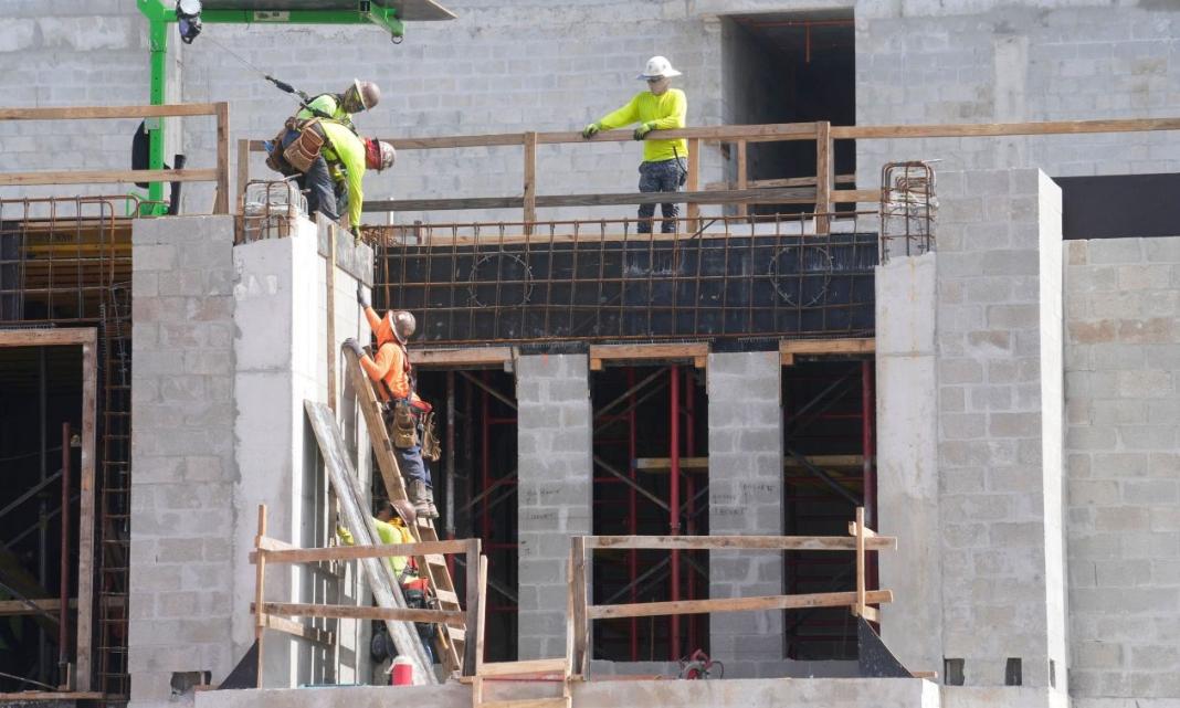 Κεραμέως: Δικαιότερο και πιο ανταποδοτικό το νέο σύστημα επιδόματος ανεργίας