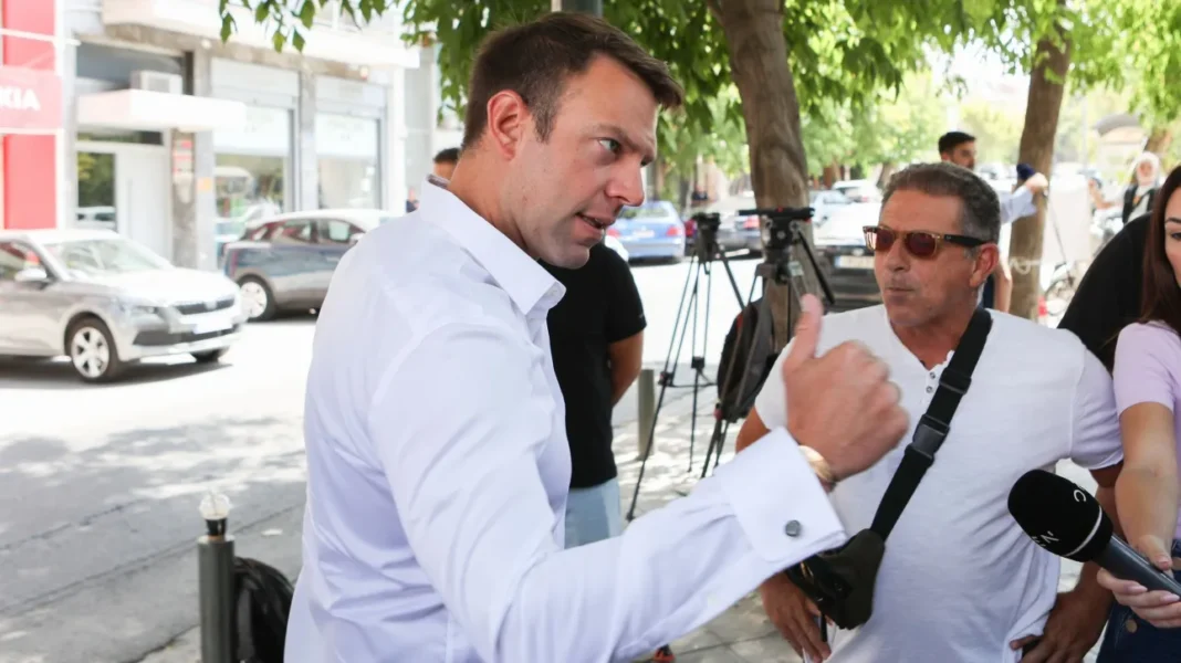 Κασσελάκης κατά δημοσιογράφων: Να δω πόσοι θα παρουσιάσετε την πρόταση για την Πολιτική Προστασία