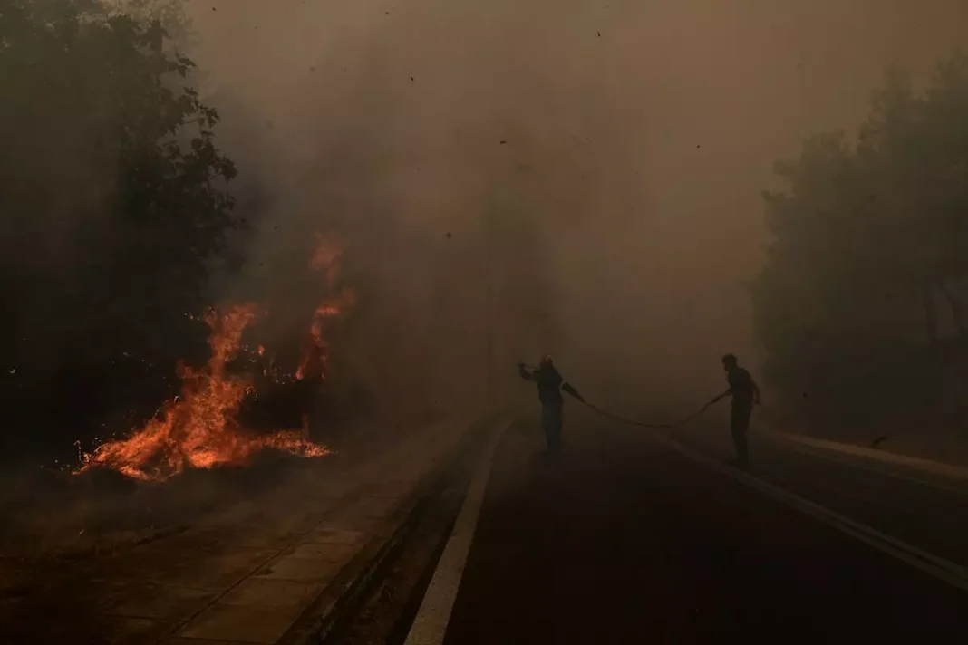 Φωτιά στα Ιωάννινα στην περιοχή Δρυμάδες: Μήνυμα του 112 στους κατοίκους να παραμείνουν σε ετοιμότητα