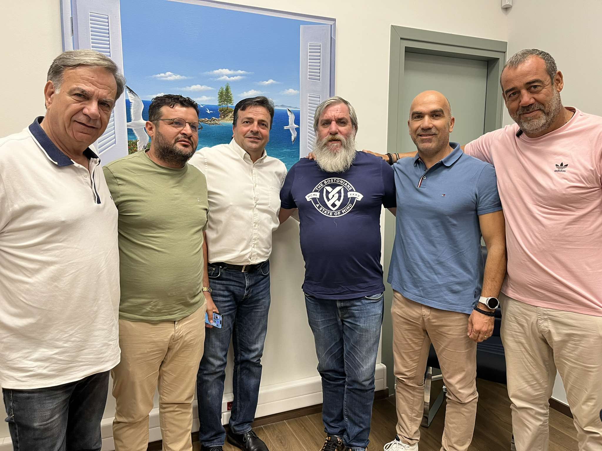 Τη μελέτη αξιοποίησης του γηπέδου στην Αμμουδάρα, παρουσίασαν στελέχη του Ερασιτέχνη ΟΦΗ, στον Νίκο Συριγωνάκη