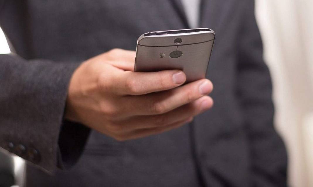 Παράταση έως 2 Σεπτεμβρίου για τη σύνδεση επαγγελματικών λογαριασμών με το IRIS