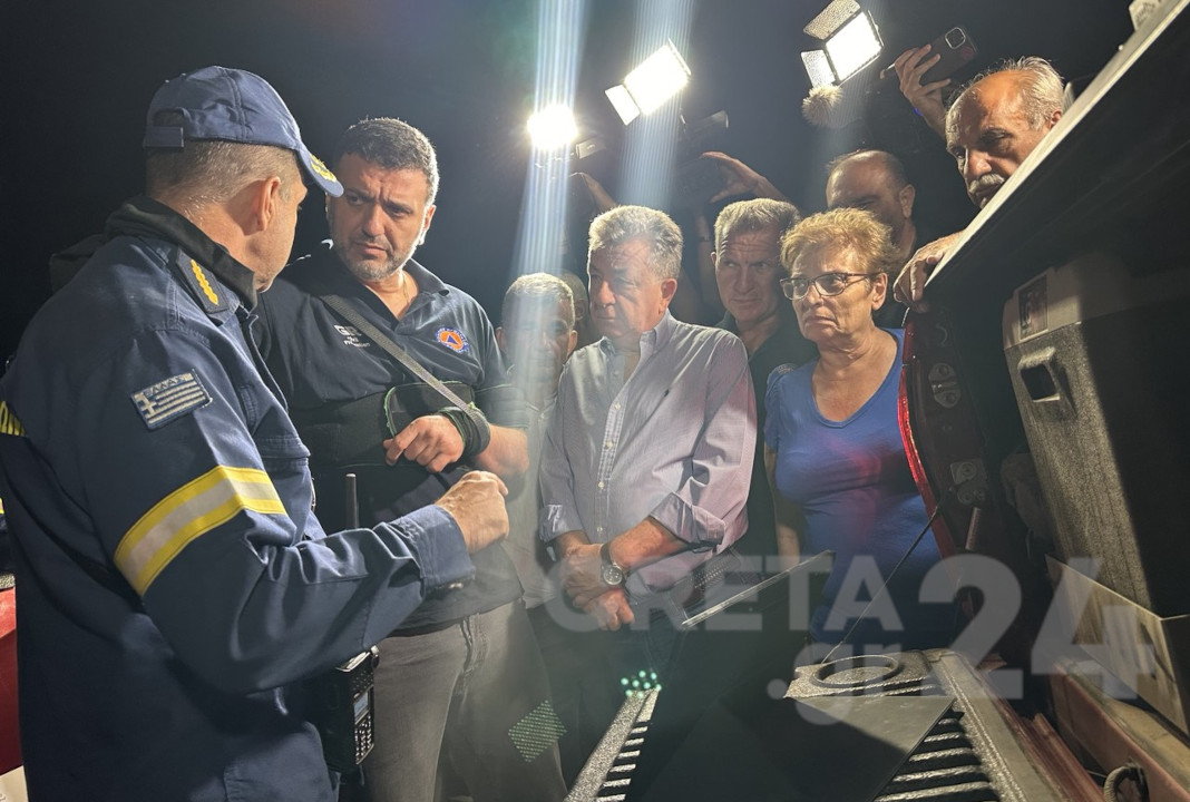 Στο Αμάρι ο Βασίλης Κικίλιας – Σύσκεψη για την εξέλιξη της φωτιάς