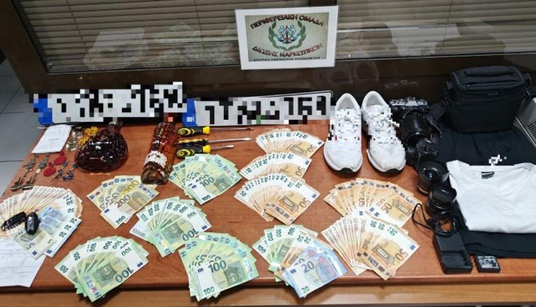 Τους άνοιξε το αυτοκίνητο και τους άρπαξε €12.000 - Συνελήφθη λίγη ώρα αργότερα