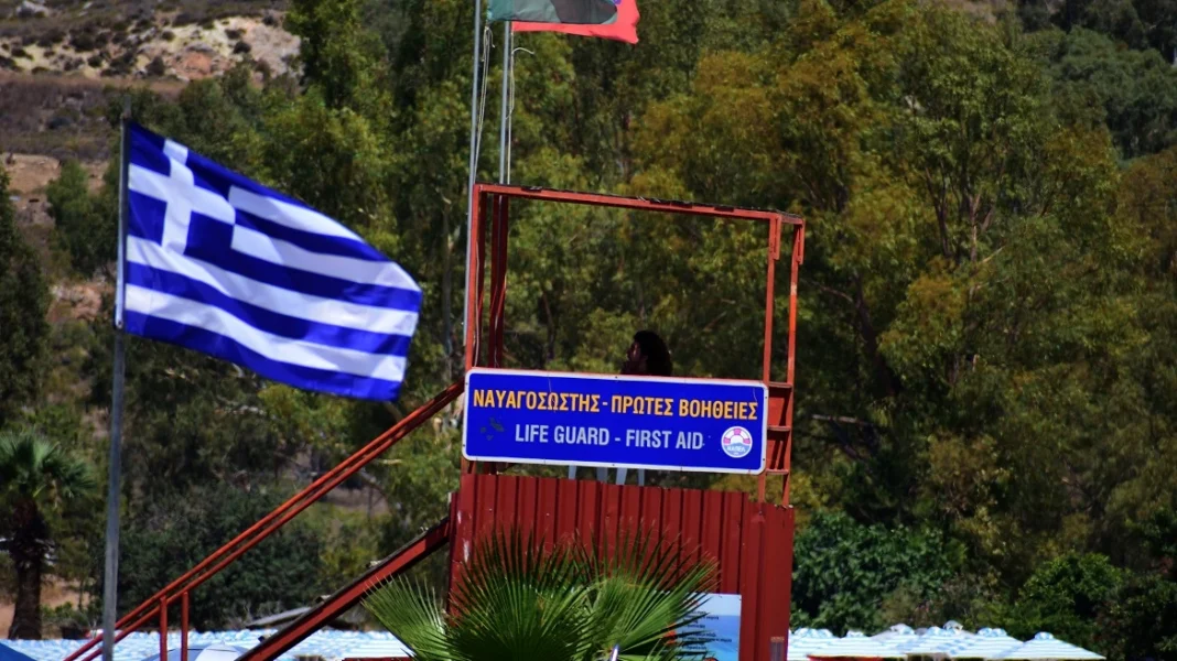 Ναυαγοσώστες επανέφεραν 15χρονο που κινδύνευσε από πνιγμό στον Πλαταμώνα