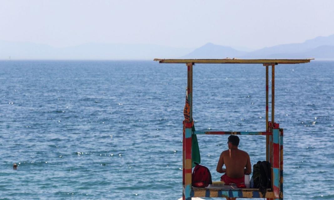 Ναυαγοσώστες επανέφεραν 15χρονο που κινδύνευσε από πνιγμό