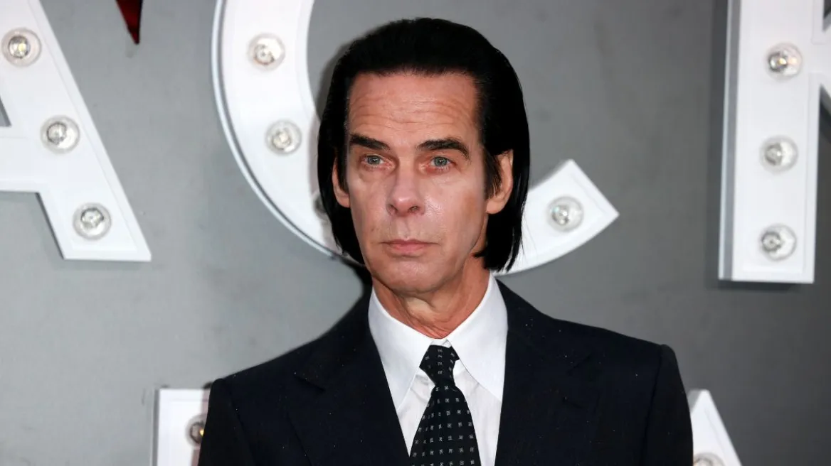 Νικ Κέιβ: Μετά τους θανάτους των δύο του γιων στράφηκε στη θρησκεία – Οι προτεραιότητές μου άλλαξαν, λέει