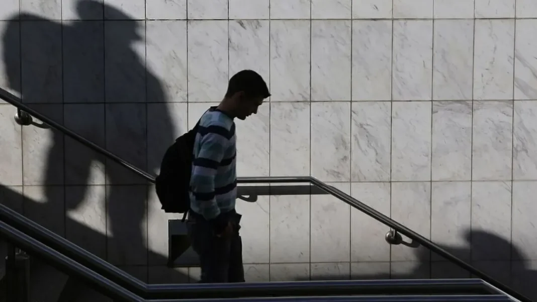 Eπίδομα ανεργίας: Ερχονται αυξήσεις – Ποιοι θα πάρουν προπληρωμένες κάρτες και «μπόνους»