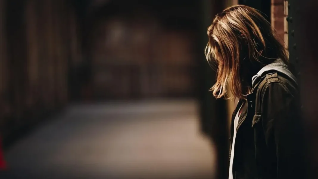 Βιασμός 16χρονης: Οι απειλές και οι εκβιασμοί του 44χρονου – Τι γνώριζε ο γιος του