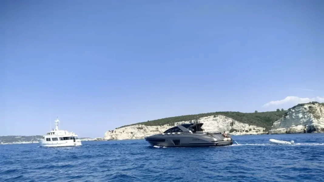 Σήμα κινδύνου από ιδιωτικό σκάφος για εισροή υδάτων ανοιχτά των Αντίπαξων