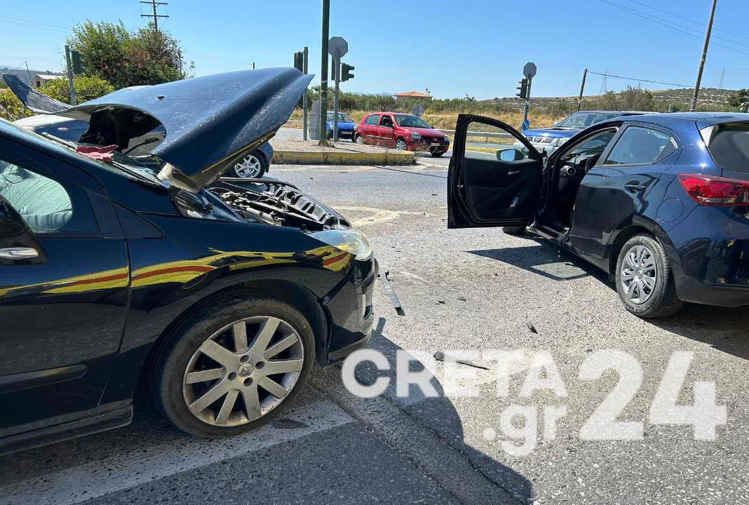 Σοκαριστικό βίντεο ντοκουμέντο: Έτσι έγινε το τροχαίο στο Σκαλάνι - Δεν λειτουργούσαν τα φανάρια