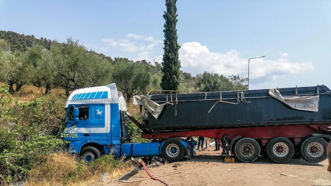 Ελεύθερος με περιοριστικούς όρους ο 39χρονος οδηγός νταλίκας για το πολύνεκρο τροχαίο