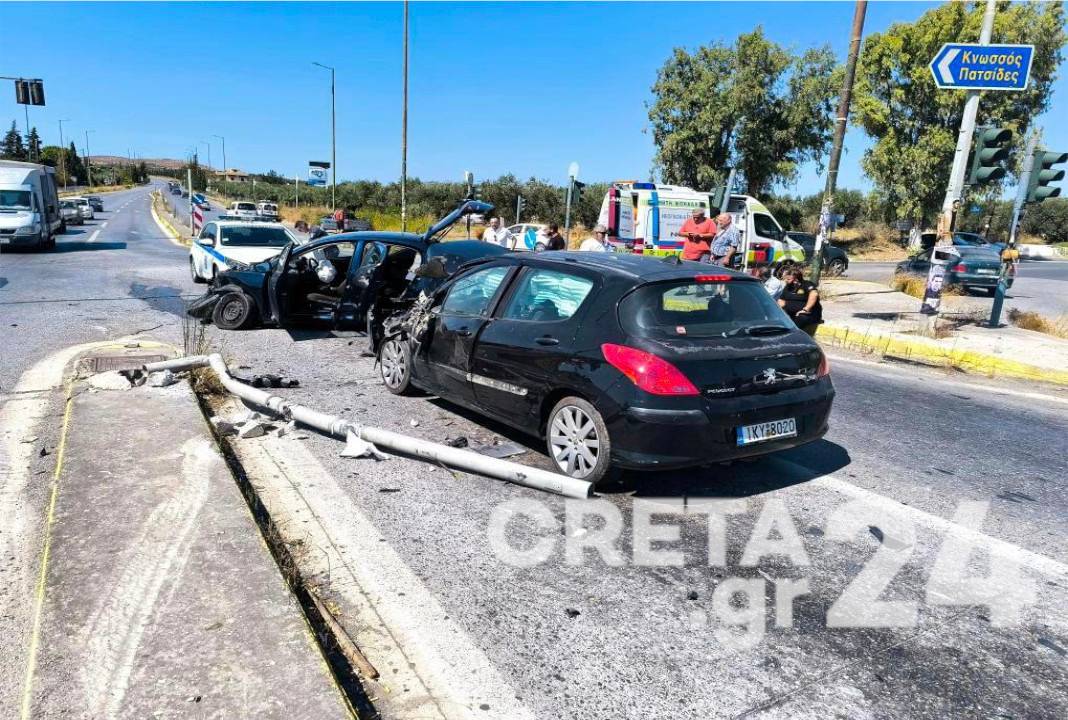 Ηράκλειο: Σφοδρή σύγκρουση τριών οχημάτων - Ένας τραυματίας