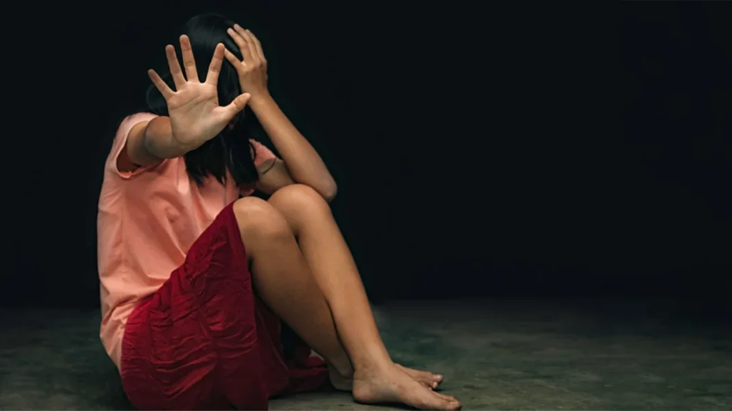 «Στις 19 του μήνα τη βίασε και στις 20 είχε ραντεβού μαζί μου για δουλειά», λέει ο πατέρας της 16χρονης