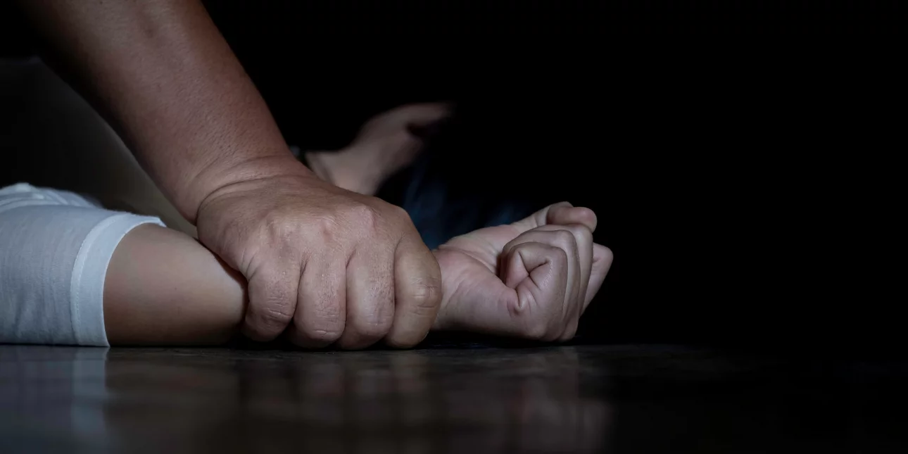 Σοκάρει η καταγγελία της 36χρονης για κατ’ επανάληψη βιασμούς από τον αδελφό της