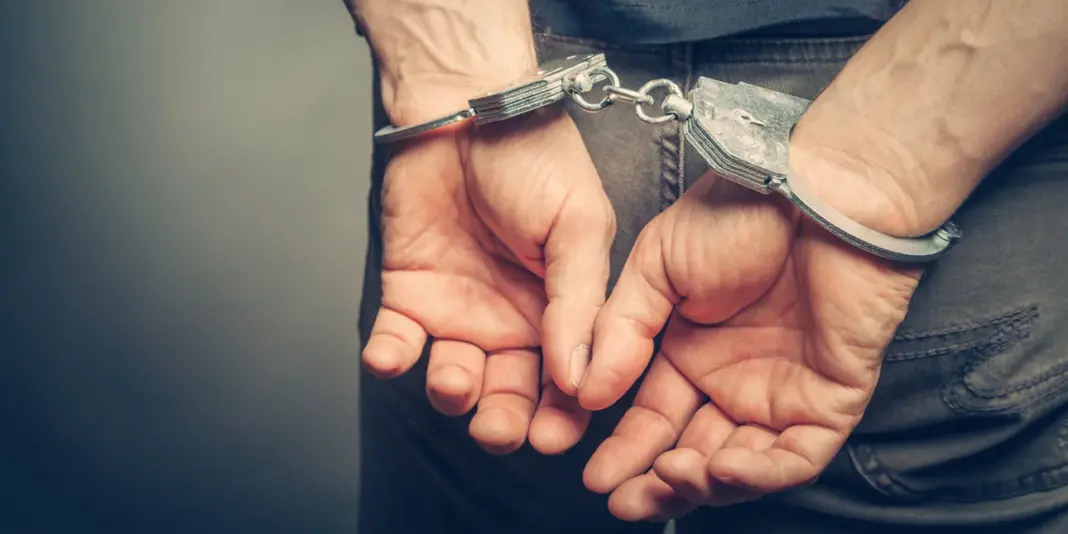 Χειροπέδες σε «μαϊμού» λογιστή -Πήρε 3.000 ευρώ από 28χρονη με πρόσχημα το market pass