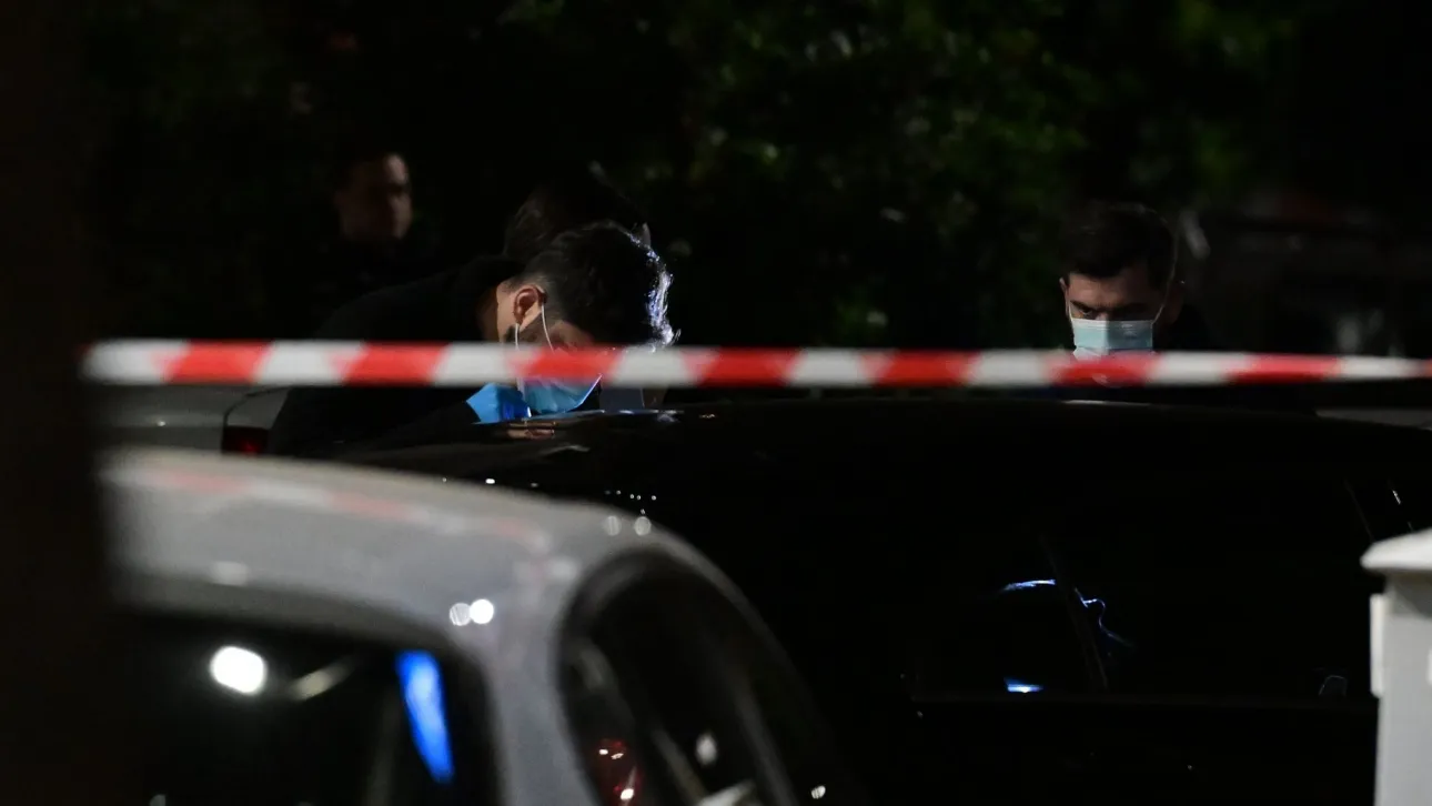 Βγήκαν μαχαίρια σε συμπλοκή σε διαμέρισμα – Τρεις τραυματίες στο νοσοκομείο