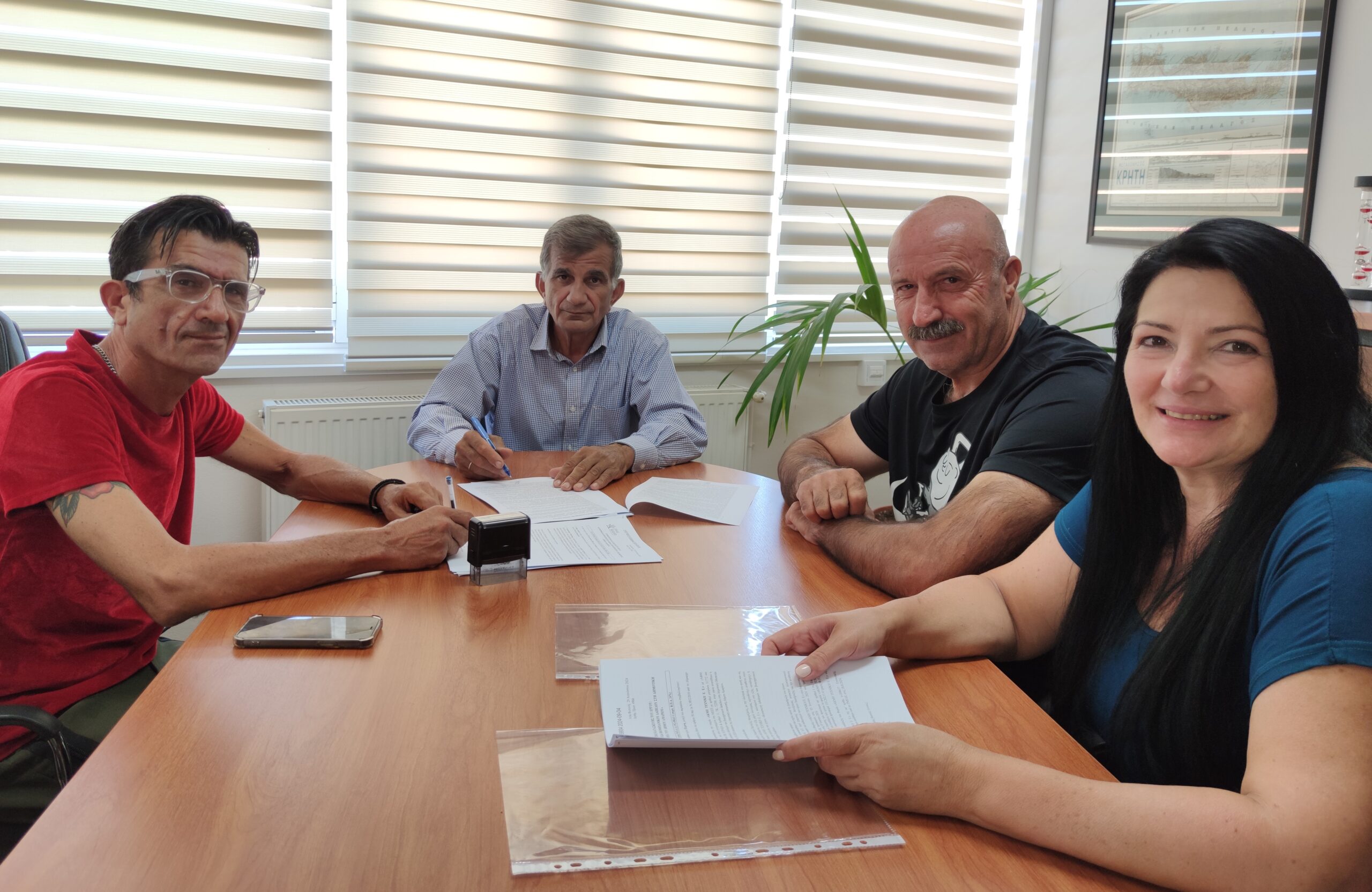 415.000 € για έργα διαμόρφωσης κοινόχρηστων χώρων, κατασκευής λιθοδομών και βιομηχανικών δαπέδων στο Δήμο Αμαρίου