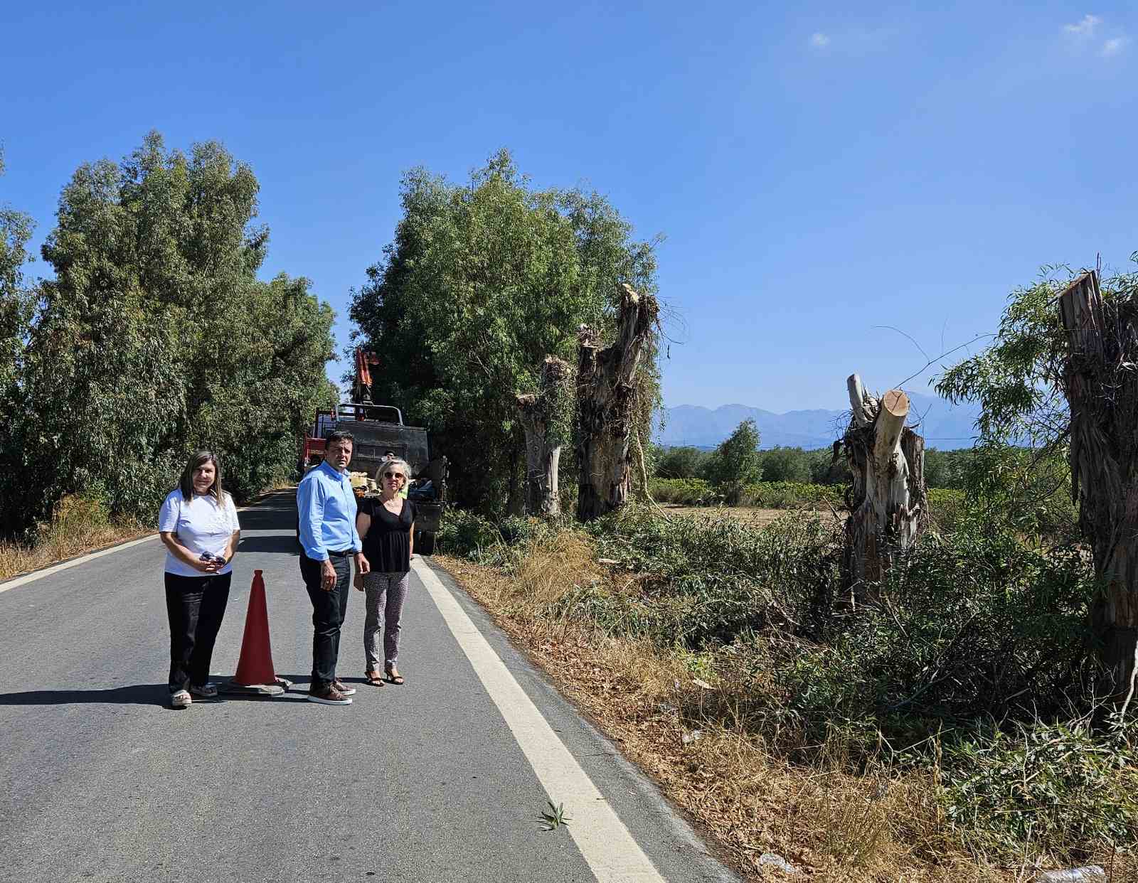 Αυτοψία του Αντιπεριφερειάρχη Ηρακλείου σε έργο κλαδοκοπών στο επαρχιακό οδικό δίκτυο