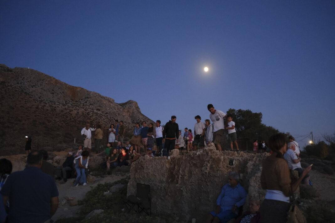 Μεγάλη προσέλευση κόσμου στο STAVROS BLUE MOON