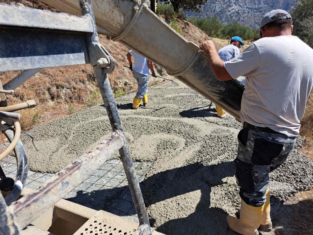 Νέες ασφαλτοστρώσεις στις Βούτες και τσιμεντοστρώσεις 4,5 χιλιομέτρων αγροτικού δικτύου σε Άγιο Σύλλα – Τσαγκαράκι