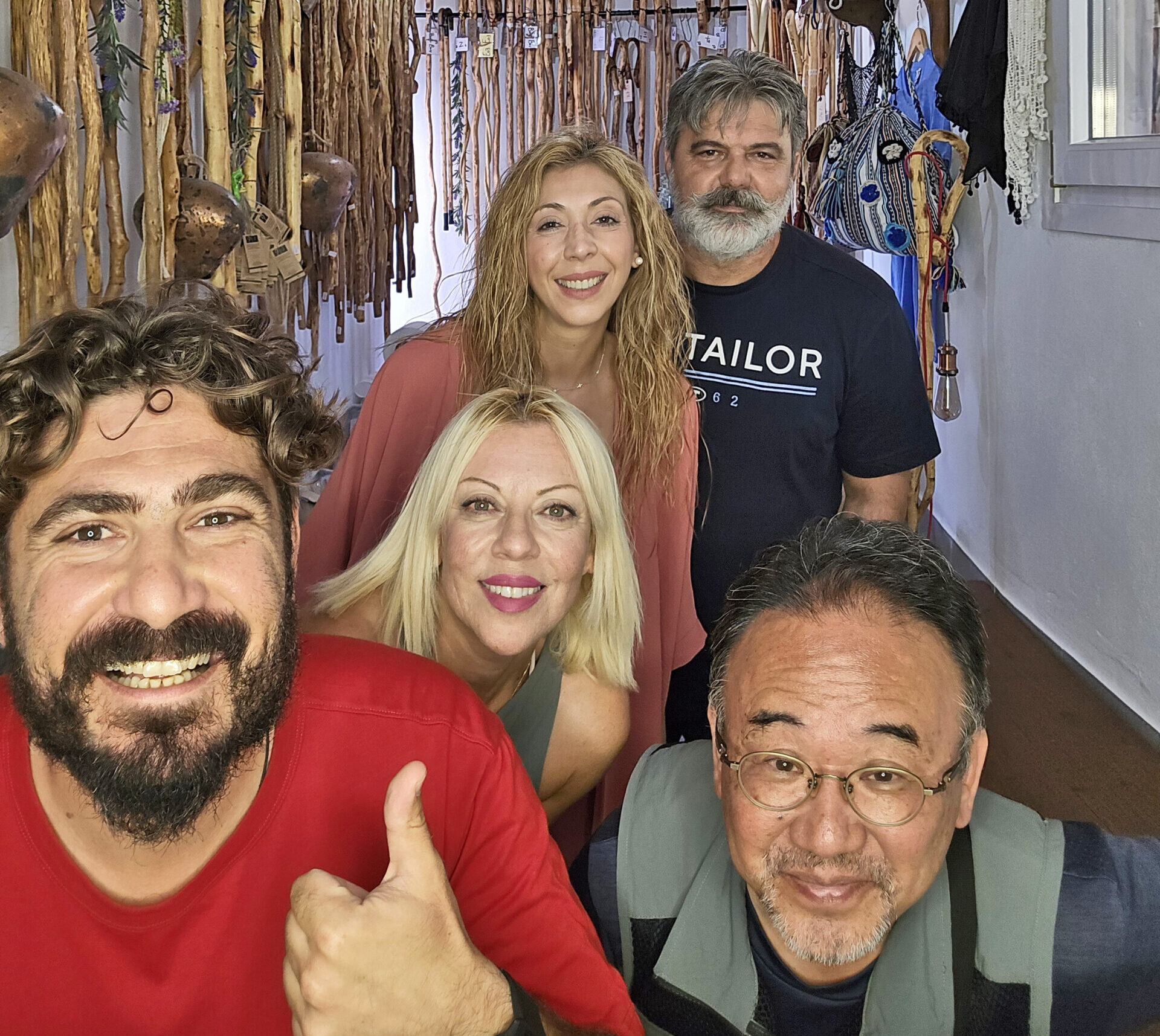 Ο Ιάπωνας Καθηγητής Τουρισμού Ishimoto Tohsei στο Εργαστήρι Κατασκευής Κρητικής Κατσούνας