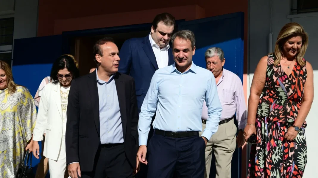 Στη Γλυφάδα ο πρωθυπουργός για την έναρξη της σχολικής χρονιάς