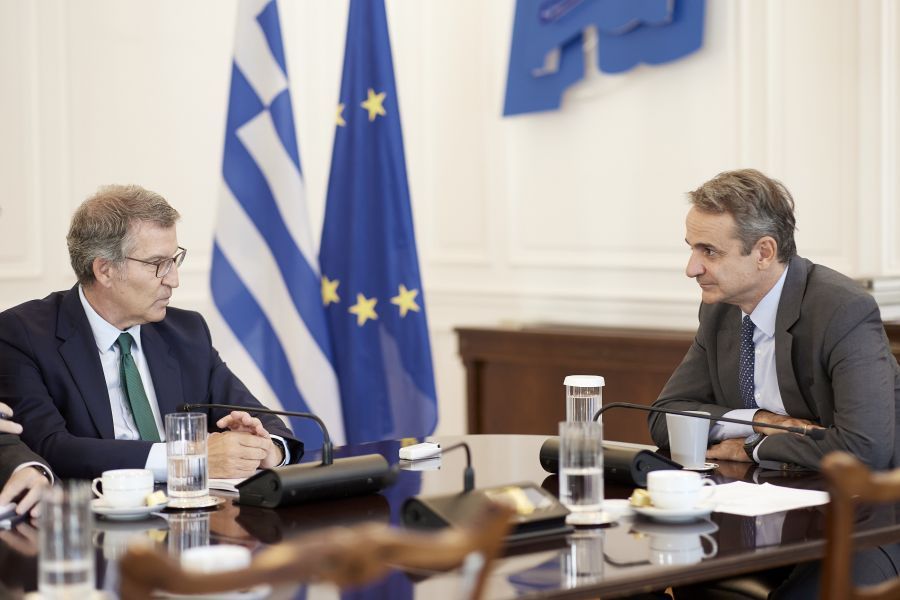 Πώς αποτυπώνεται η επίσκεψη Φεϊχό στην Αθήνα στα ισπανικά ΜΜΕ