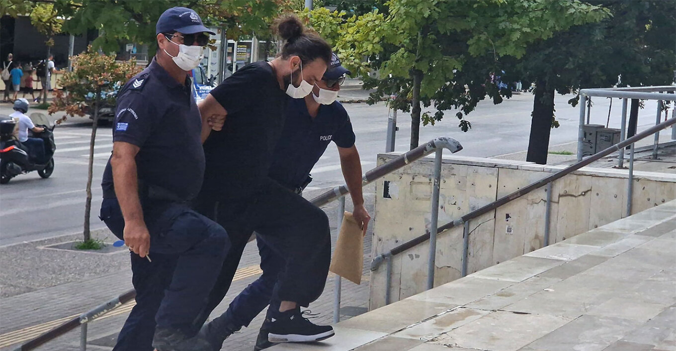 Στη φυλακή ο 46χρονος οδηγός που παρέσυρε γονείς και παιδί