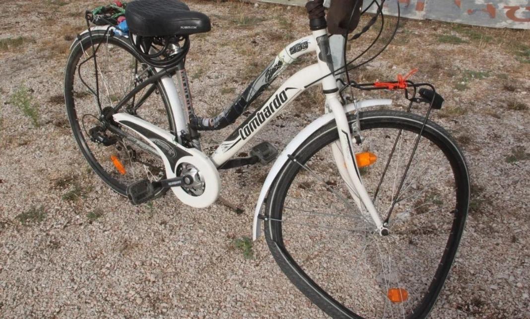 Αυτοκίνητο παρέσυρε νεαρή κοπέλα σε ποδήλατο - Διακομίσθηκε στο νοσοκομείο