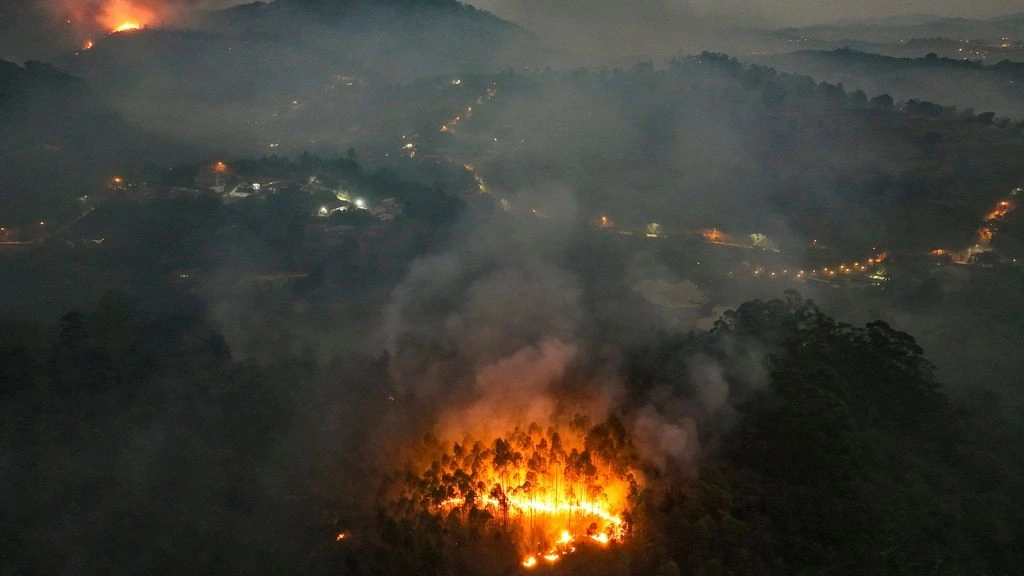 Βραζιλία: Στις φλόγες το εθνικό πάρκο της Μπραζίλια