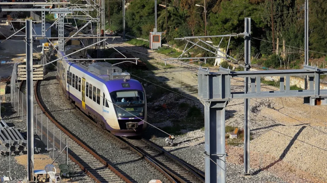 Παραλίγο μετωπική σύγκρουση τρένων προαστιακού μετά τα Σεπόλια – Αποφεύχθηκε τελευταία στιγμή