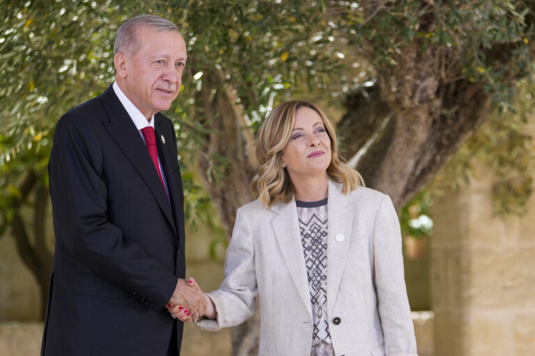 Συνάντηση Μελόνι – Ερντογάν στη Νέα Υόρκη: Κοινή βούληση για σύνοδο κορυφής Ιταλίας και Τουρκίας
