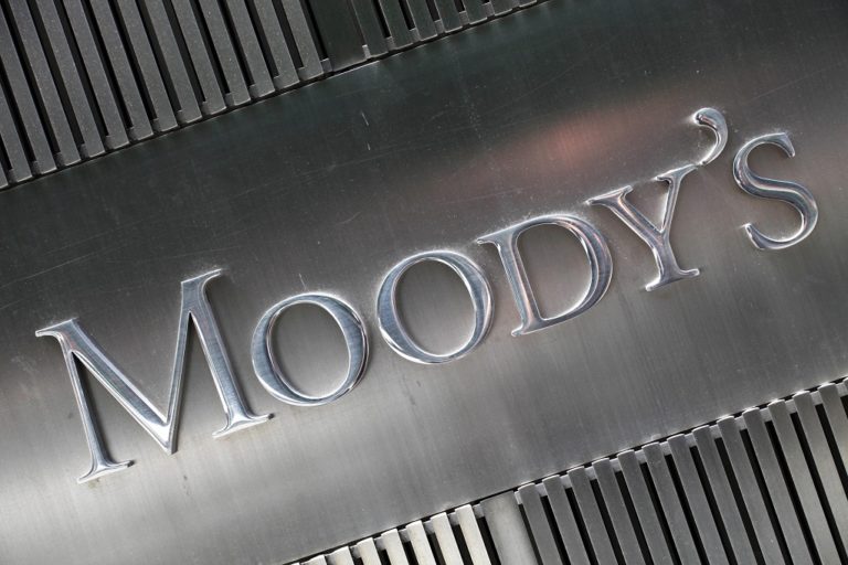 Αγορές: Σε αναμονή για την Moody’s τα ελληνικά ομόλογα