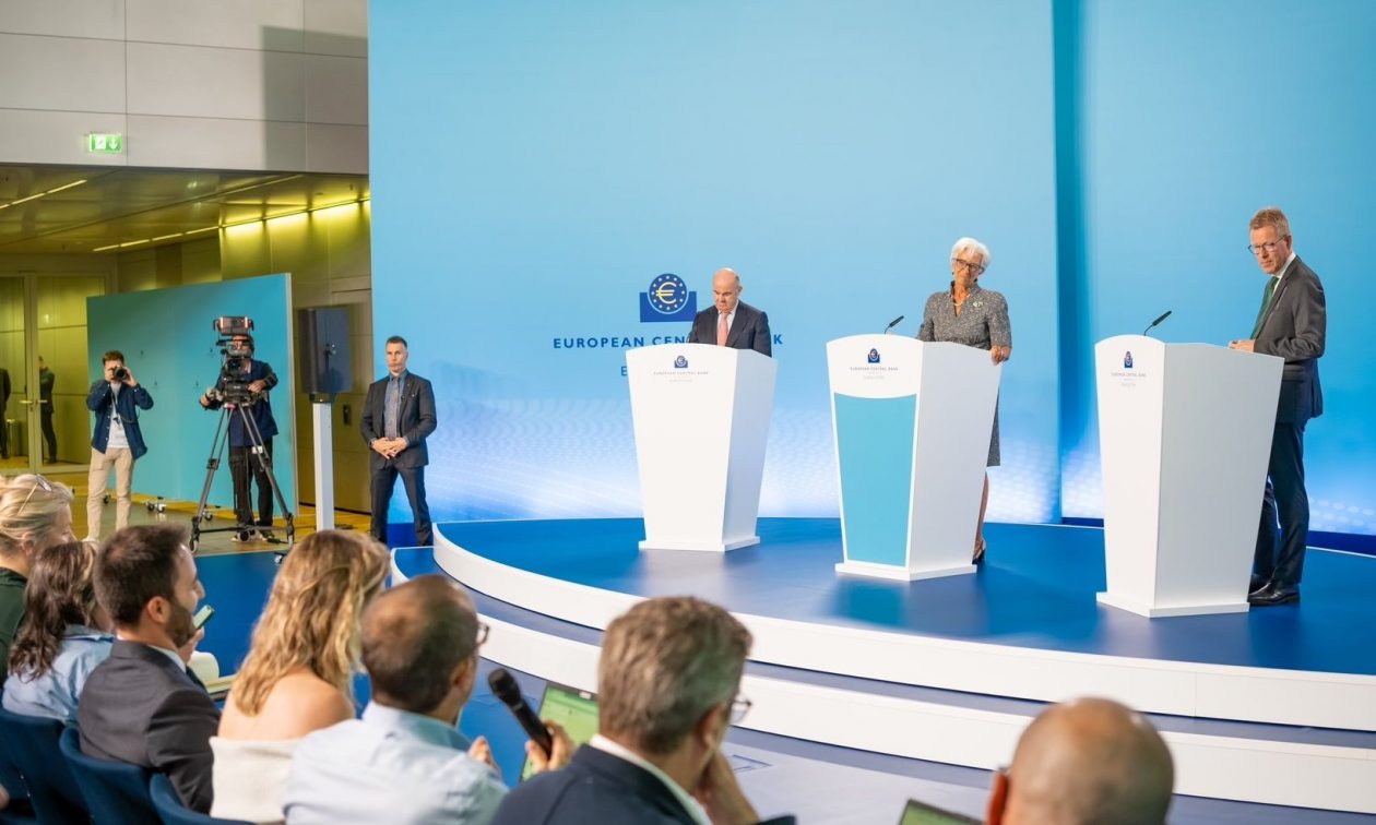 Τι σημαίνει για τους καταναλωτές η μείωση των επιτοκίων από την ΕΚΤ