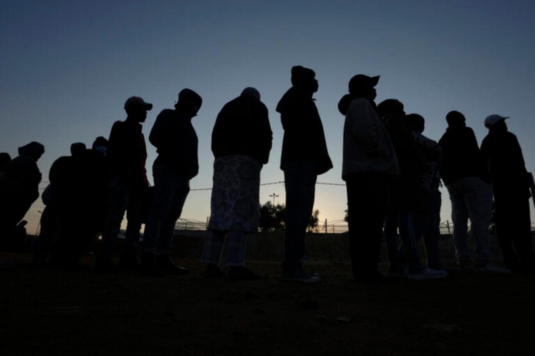 Αφρική: Το 60% των νέων θέλει να μεταναστεύσει – Μεγαλύτερο πρόβλημα η διαφθορά