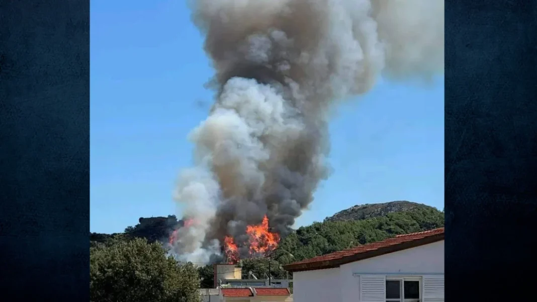 Φωτιά στα Μαριτσά Ρόδου: Καίει κοντά σε σπίτια, ήχησε το 112