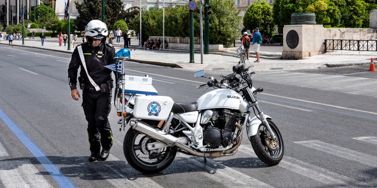 Σάκος σε ποδήλατο προκάλεσε συναγερμό στο κέντρο της Αθήνας -Έσπευσε κλιμάκιο του ΤΕΕΜ, έκλεισαν δρόμοι