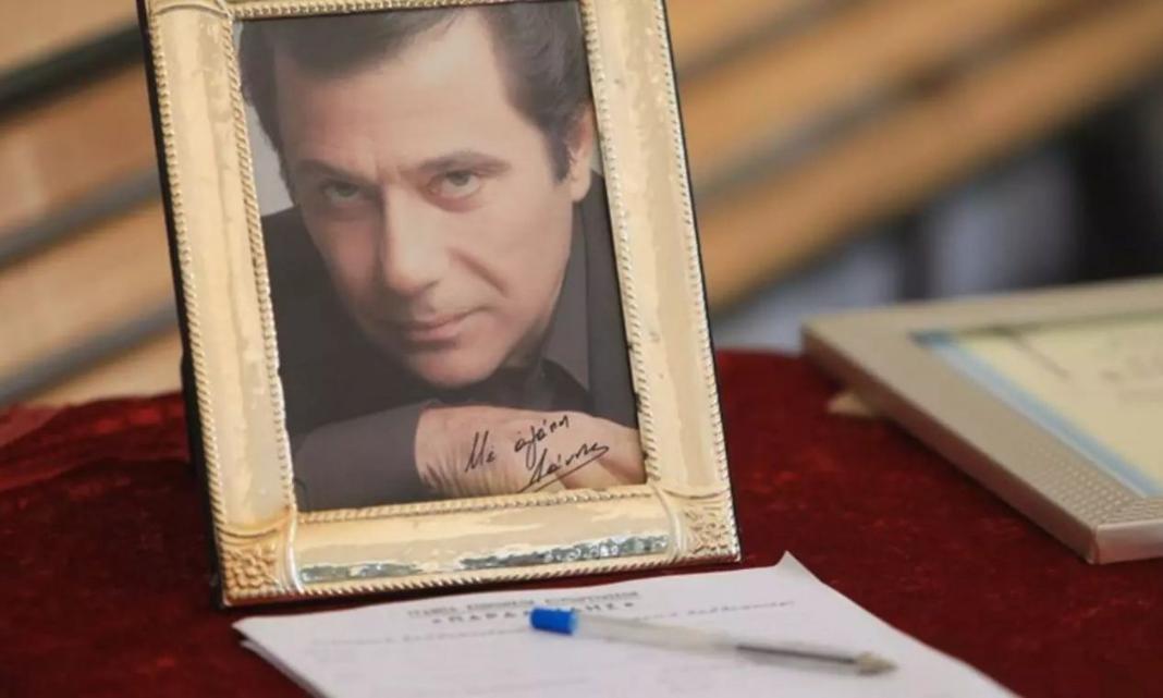 Τελευταίο «χειροκρότημα» για τον Δάνη Κατρανίδη - Σε κλίμα συγκίνησης η κηδεία του ηθοποιού