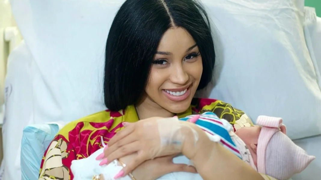 Cardi B: Γέννησε το τρίτο της παιδί ένα μήνα μετά τον χωρισμό της με τον Offset