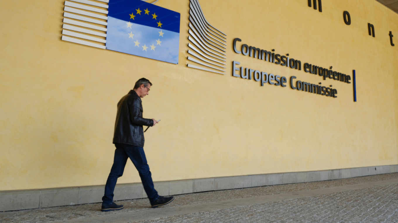 Κομισιόν: Κόβονται κονδύλια 200 εκατ. ευρώ προς την Ουγγαρία λόγω παραβίασης του νόμου για το άσυλο