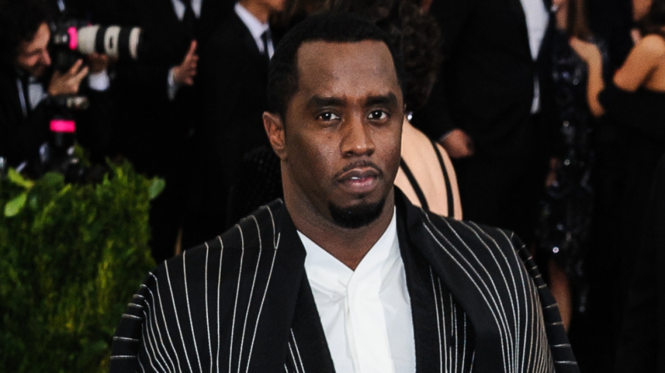 Diddy: Νέα καταγγελία για τον ράπερ – «Με βίασε ενώ ήμουν αναίσθητη από την κεταμίνη που μου έδωσε και με άφησε έγκυο»